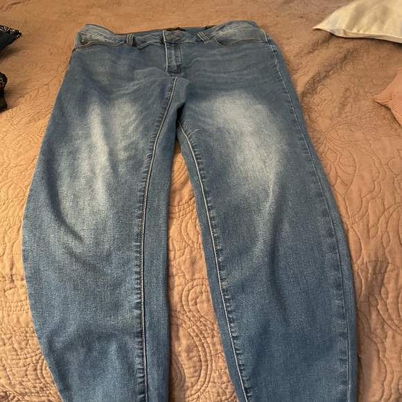 Jeans - Picture 2 of 2
